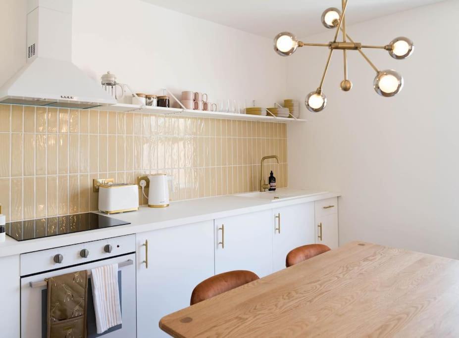 Boutique Central Margate Apt. - Edge Of Old Town! エクステリア 写真